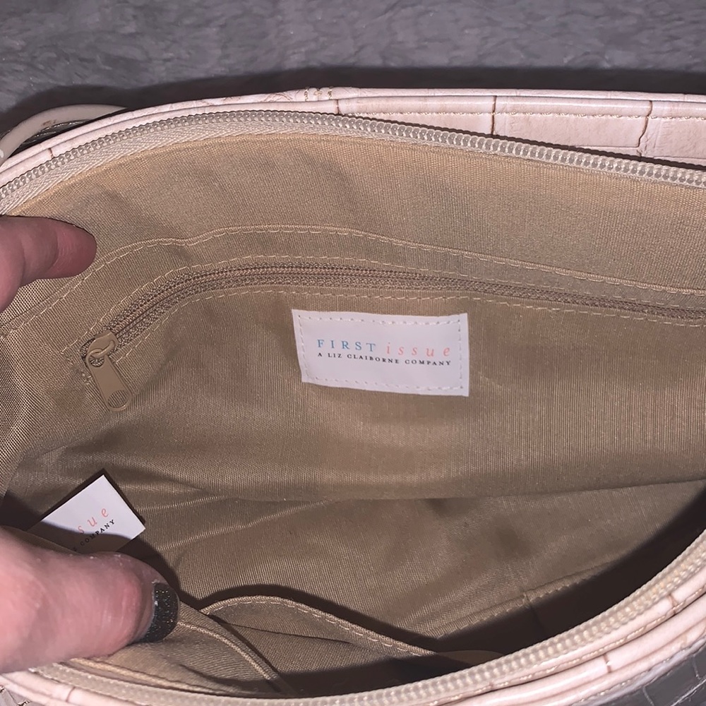 First Issue Purse - Picture 2 of 5